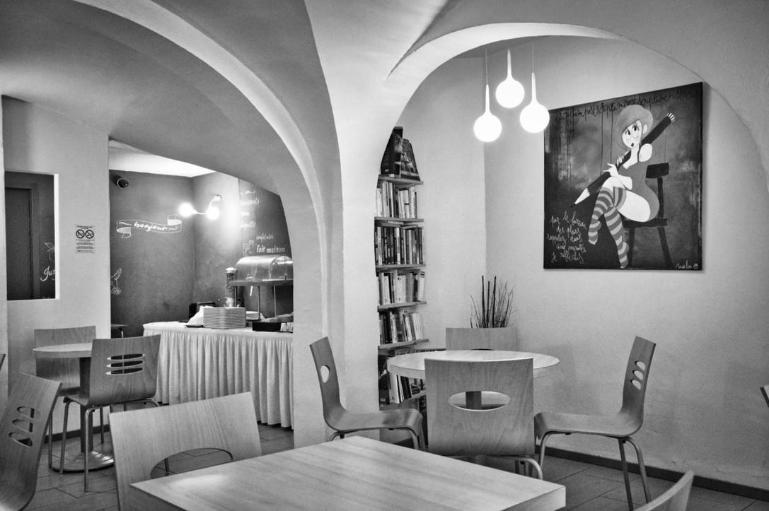 La Taverne Uzès Eksteriør billede